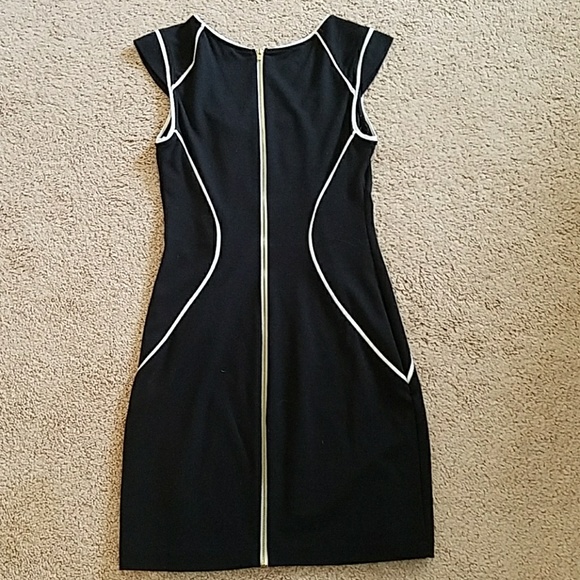 Express dresses - Picture 6 of 6